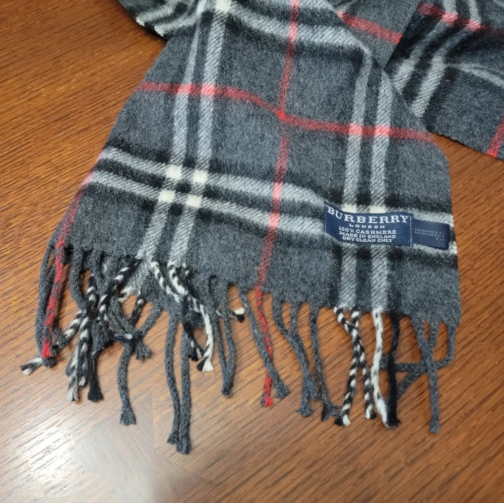 Burberry Novacheck Gray Plaid Cashmere Scarf